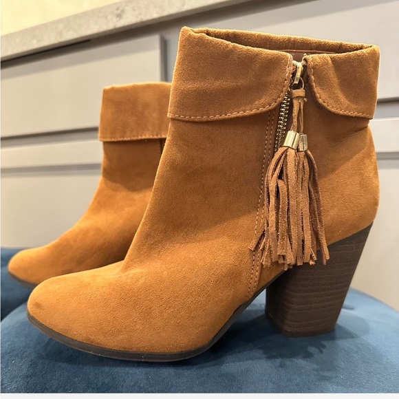 NWOT LC brown ankle boots - Picture 3 of 8